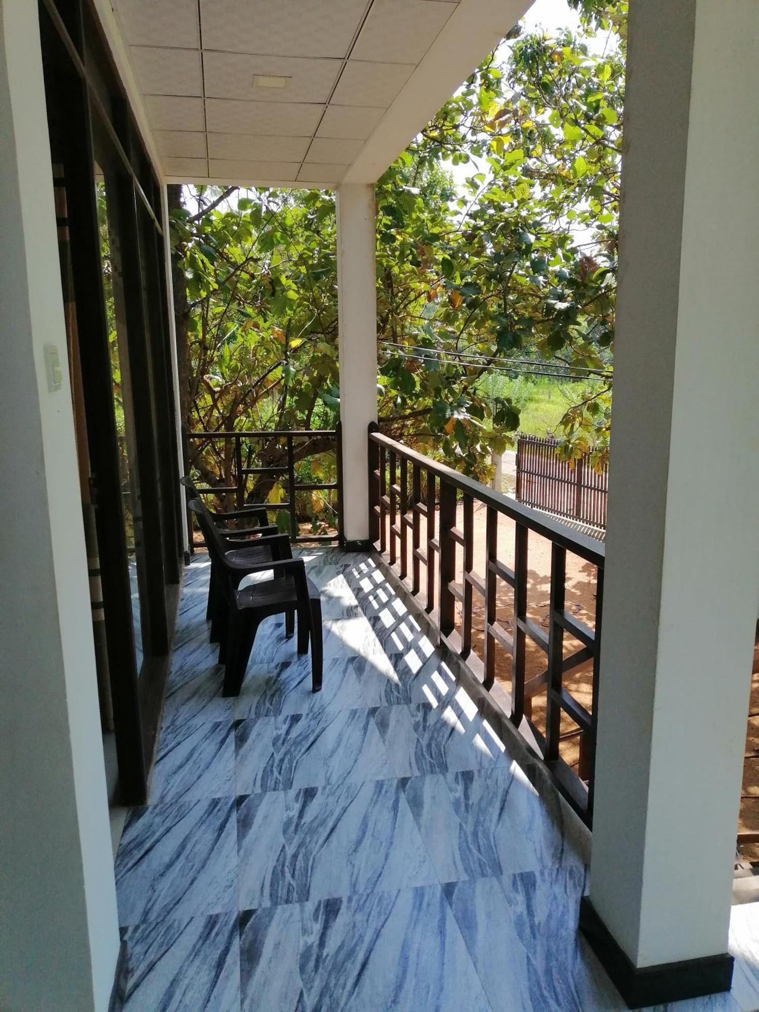Malwathu Oya Forest Garden Guest house