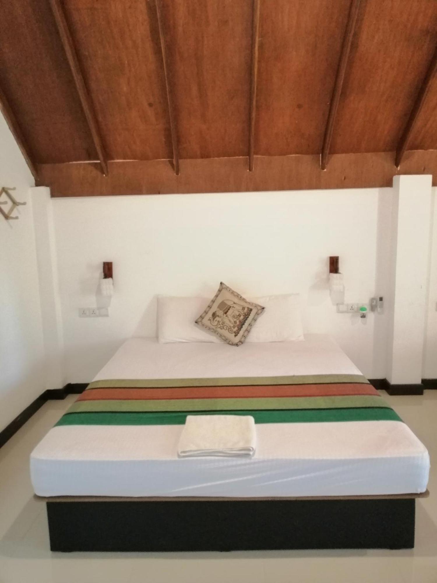 Malwathu Oya Forest Garden Guest house