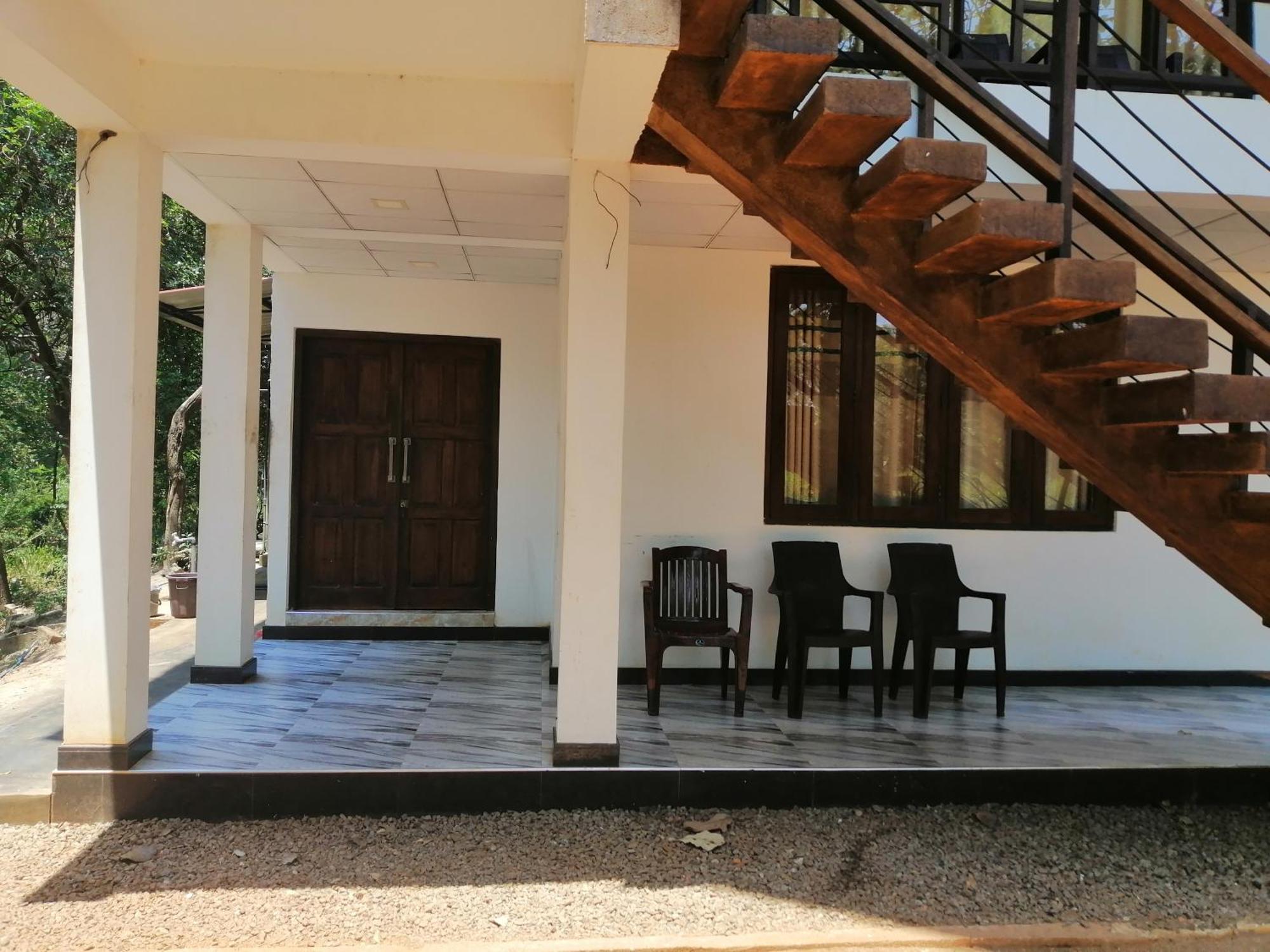 Malwathu Oya Forest Garden Guest house