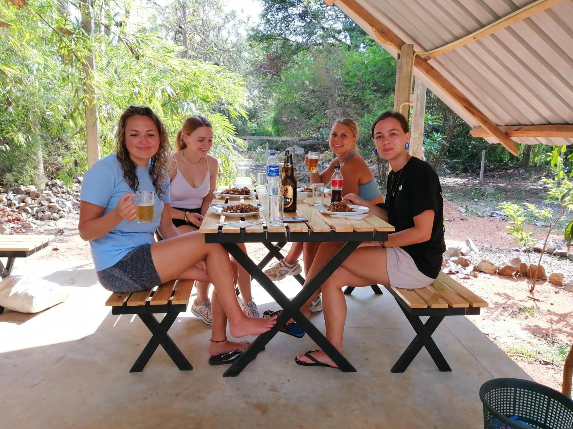 Guest house Malwathu Oya Forest Garden *