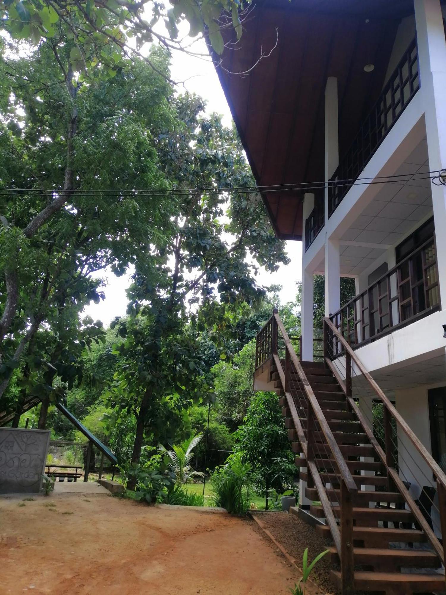 Malwathu Oya Forest Garden Guest house *